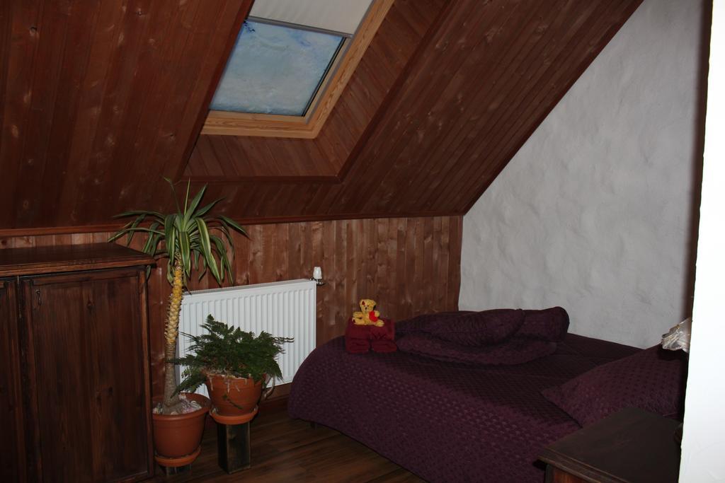 Krapi Guesthouse Treimani Quarto foto