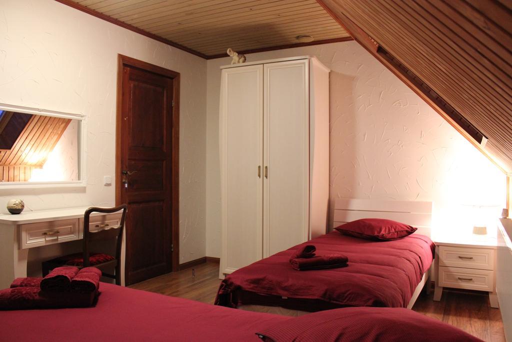 Krapi Guesthouse Treimani Quarto foto