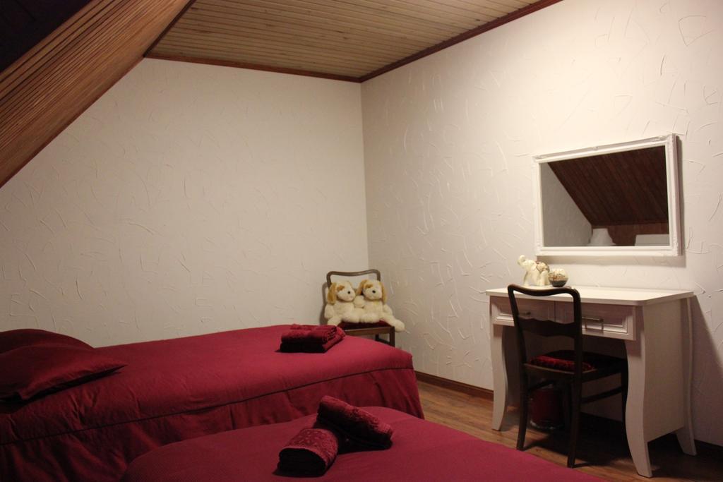 Krapi Guesthouse Treimani Quarto foto