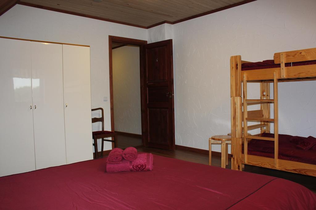 Krapi Guesthouse Treimani Quarto foto