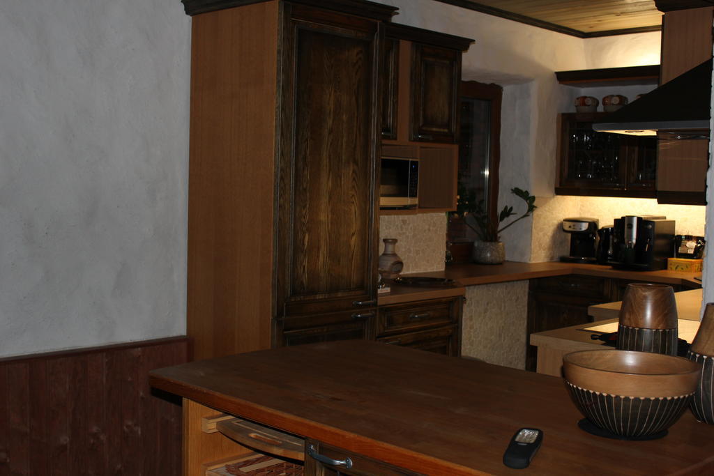 Krapi Guesthouse Treimani Quarto foto
